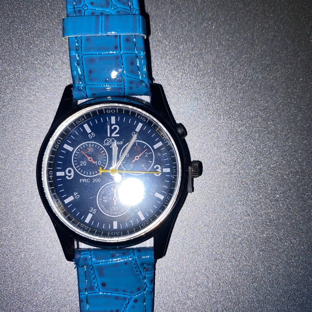 Watch - Picture 5 of 9
